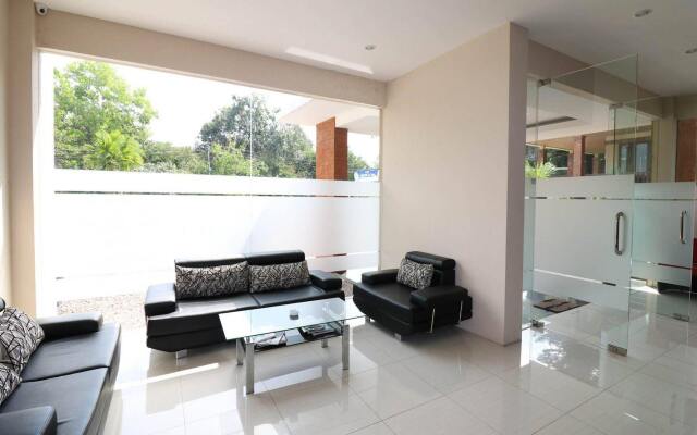 NIDA Rooms Tugu Railway Station