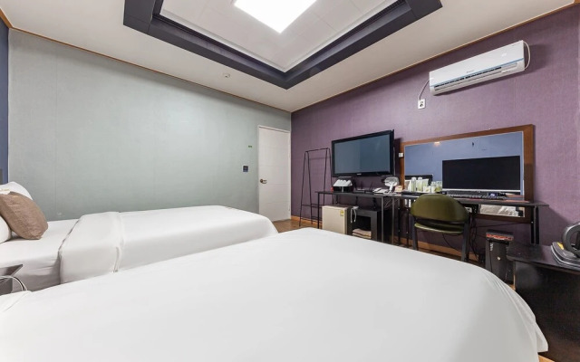 Good Time at Gyeryong Hotel