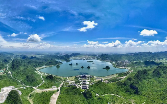 Tam Chuc Complex