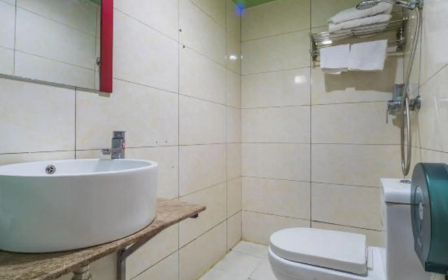 Xuening Express Hotel(杭州学宁快捷酒店(文泽路地铁站店))