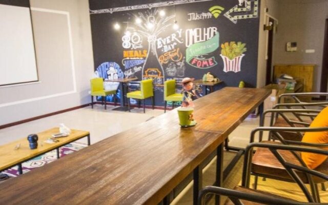 Chongqing NineFour Youth Hotel