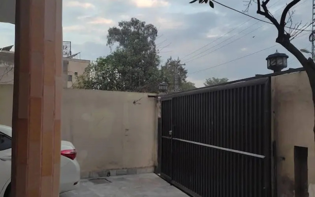 7 Cs Guest House