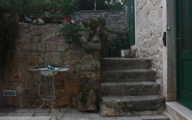 Guest House Lucijo