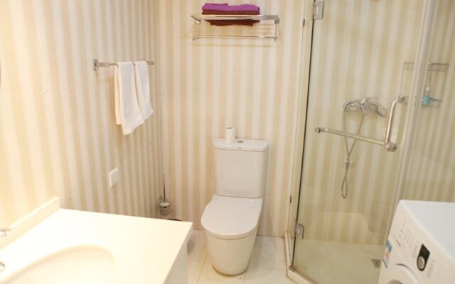 Nanjing Longlong Hotel