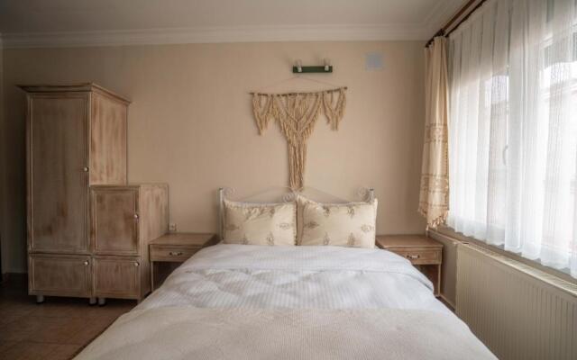 Cunda Zeytindal? Garden Otel