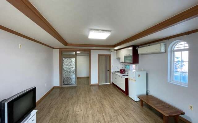 Taean Aloenara Pension