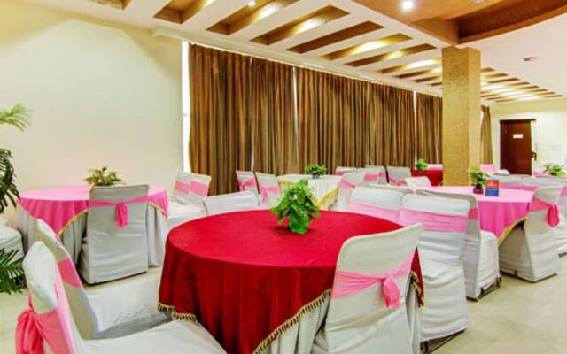 Hotel Om Paradise Near IGI Delhi Airport