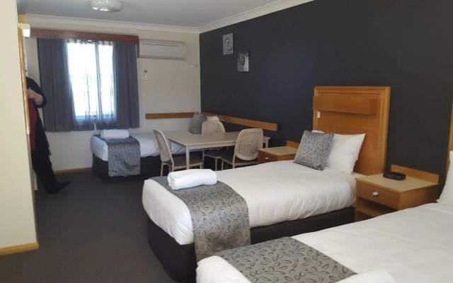 Gold Panner Motor Inn