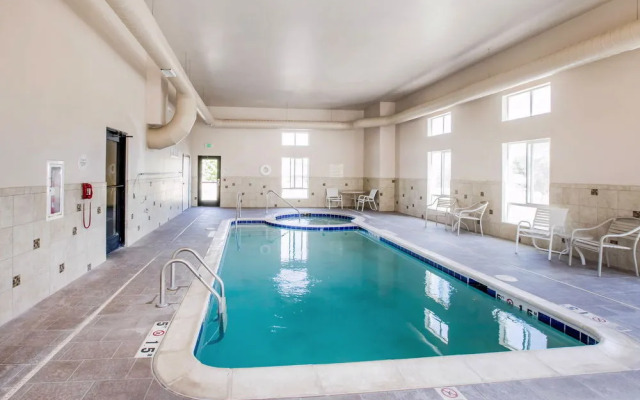 Comfort Inn & Suites