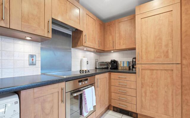 Reading Town Centre River View Serviced Apartments