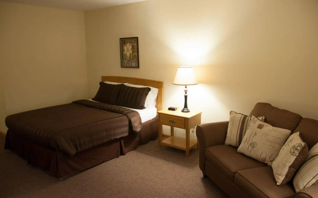 Brook Pointe Inn