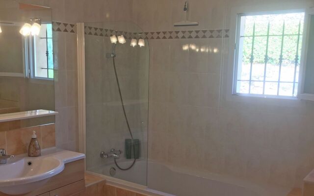 Comfortable Holiday Home in Flayosc With Private Garden