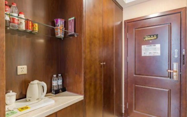 Yueting Boutique Hotel(临泉悦庭精品酒店)