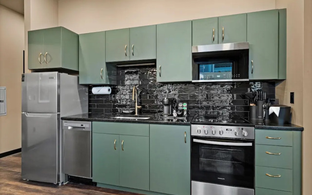 Force on 5th Avenue Hotel