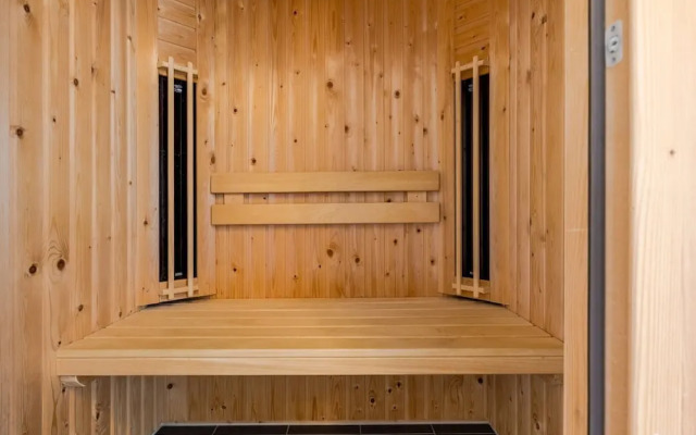 Beachside Villa + Sauna