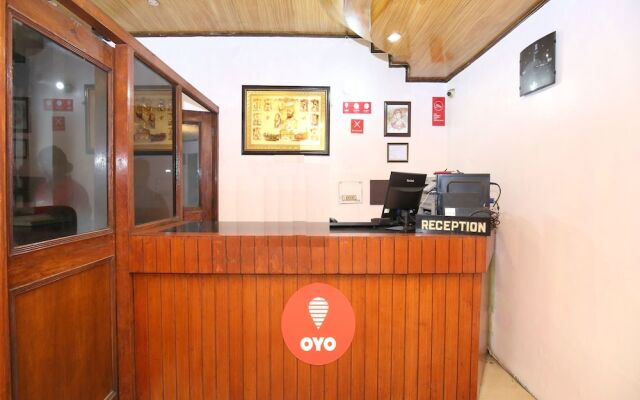 OYO 11912 Hotel Nav Classic