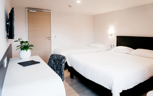 Logis Hôtel Au Lion Rouge