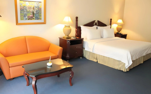 Sunlake Waterfront Resort and Convention