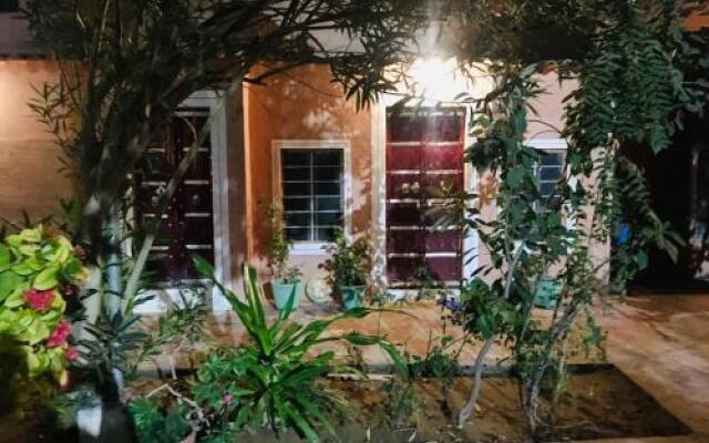 saffron guest house & hostel