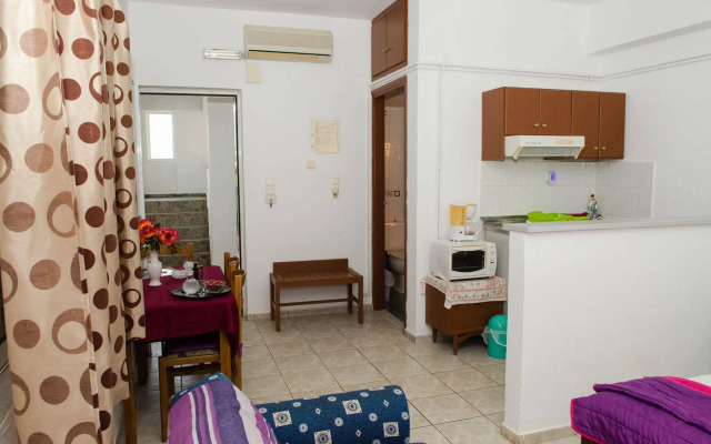 Yannis Pothoulakis Apartments