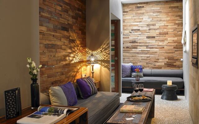 The Giri Residence Hotel & Spa