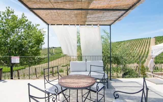Serene Apartment in Ascoli Piceno with Hot Tub