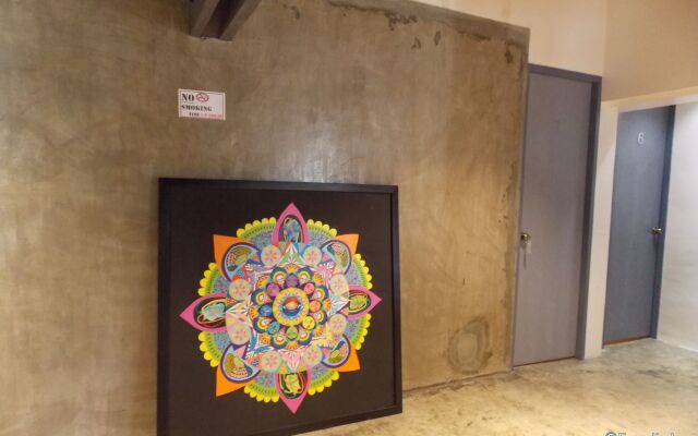 Hometown Hotel Bacolod - Lacson