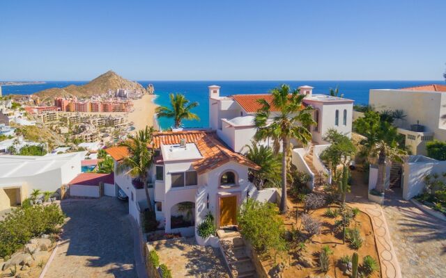 Pacific Ocean Views From This Escape: Villa Miramar