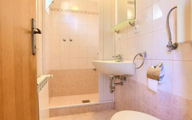 Elegant Krk Hideaway Apartment With Terrace