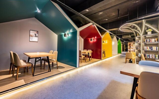 Shining Star Hot Spring Hotel