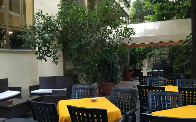 Hotel Athena
