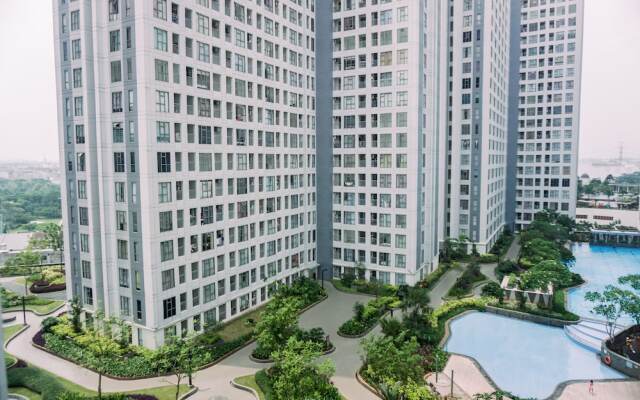 Modern And Homey 2Br Apartment At M-Town Residence