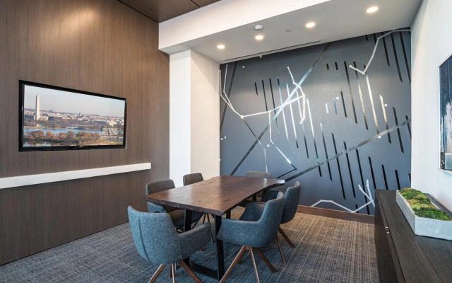 Global Luxury Suites Crystal City