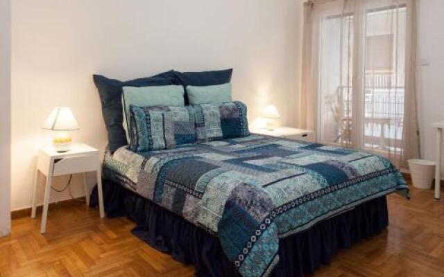 Lovely apt in Metaxourgio Center
