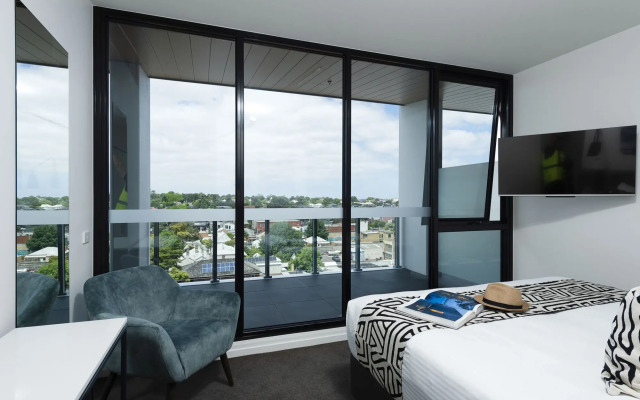 Oaks R Suites Geelong