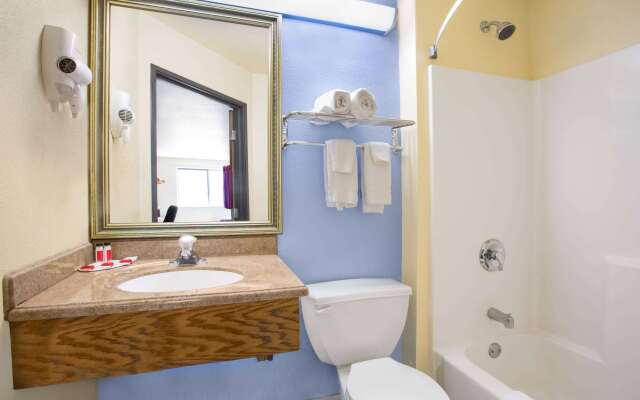 Super 8 by Wyndham Lynchburg VA