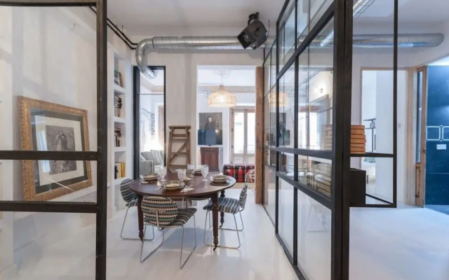 Stunning One Bedroom Apartment in the Heart of Madrid