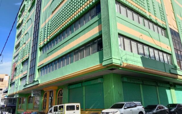 Meaco Royal Hotel- Lucena