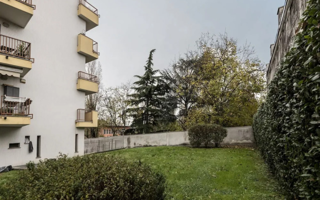Suitelowcost Humanitas Apartment