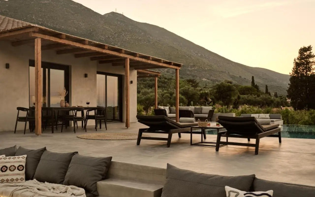 Yliessa - Luxury pool villa surrounded by nature
