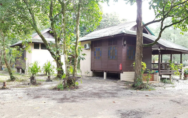 Pandan Laut Beach Resort