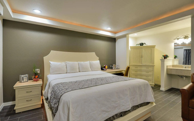 Romantic Inn & Suites