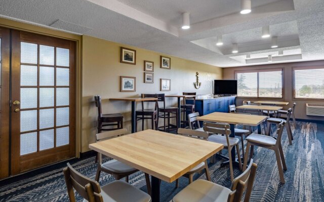 AmericInn Two Harbors