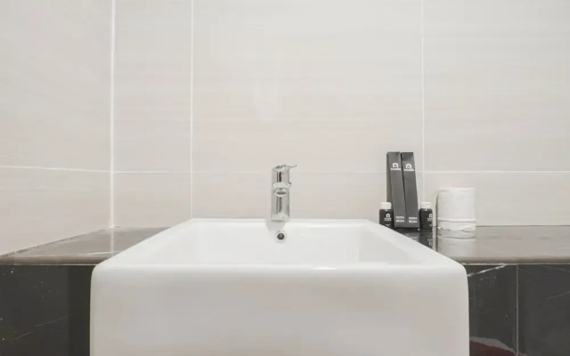 Gorgeous And Cozy Studio At West Vista Apartment