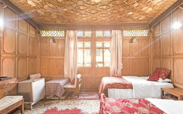 GuestHouser 3 BHK Houseboat d520