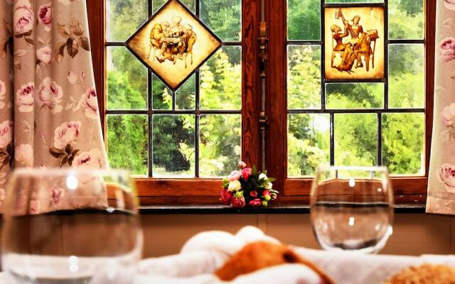 Beautiful, Authentic Group House With Modern Amenities in Mondain Spa