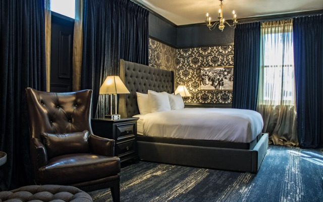 Midnight Sun, a Coast Hotel