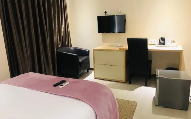 Staybridge Golfview Suites