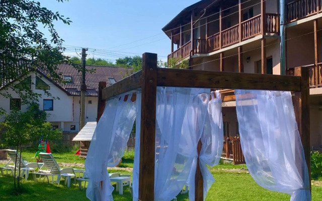 Pensiunea Anotimpuri by Casa Sandu