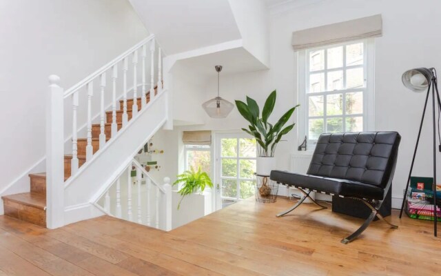 Stylish 3 Bedroom Home With Garden Near Kings Cross